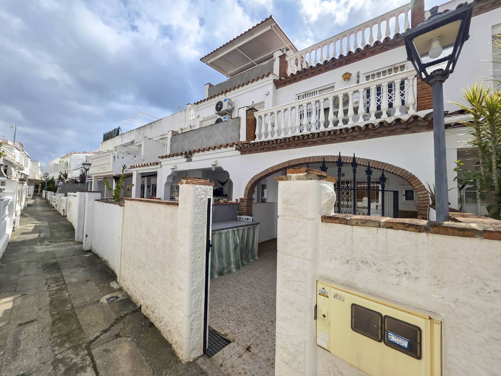 2 Zimmer Haus zu verkaufen in La Duquesa / Puerto de la Duquesa mit Pool - 265.000 € (Ref: 9721411)