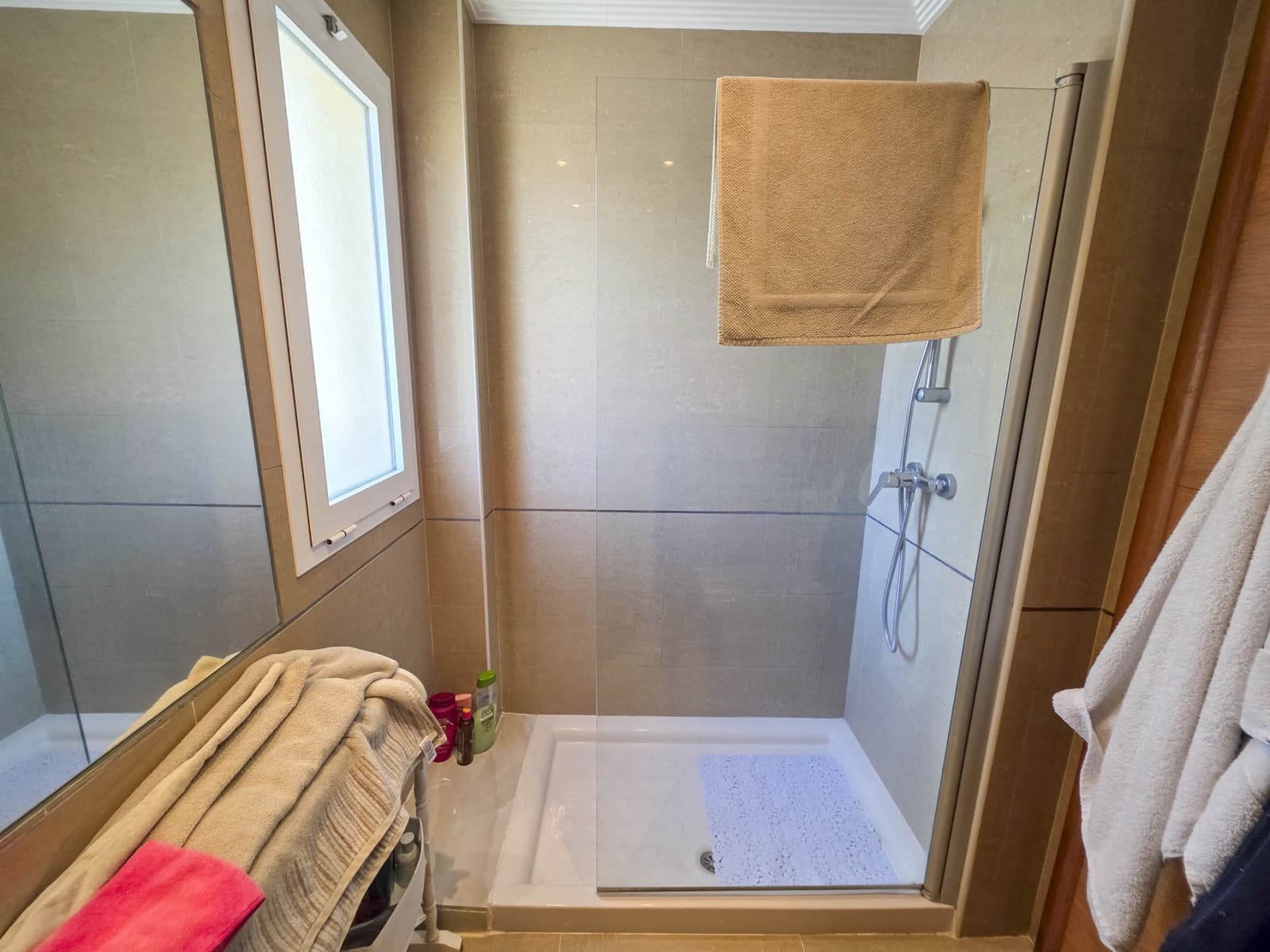 3 bedroom Apartment for sale in La Duquesa / Puerto de la Duquesa with pool garage - € 375,000 (Ref: 9726436)