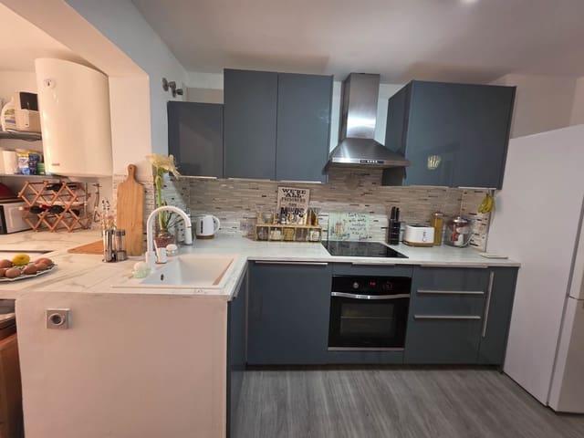 3 quarto Apartamento para venda em La Duquesa / Puerto de la Duquesa, Manilva com piscina garagem - 375 000 € (Ref: 9726436)