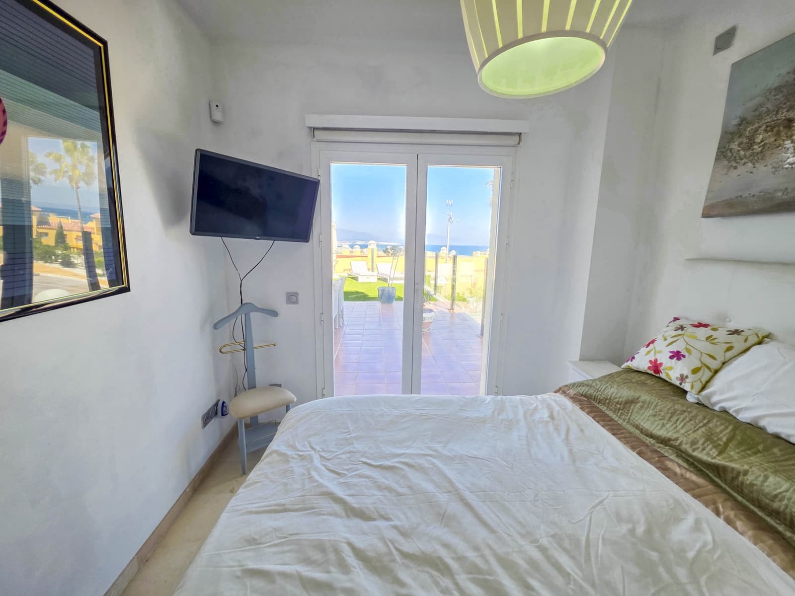 3 bedroom Apartment for sale in La Duquesa / Puerto de la Duquesa with pool garage - € 375,000 (Ref: 9726436)