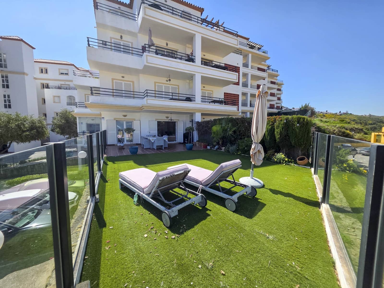 3 bedroom Apartment for sale in La Duquesa / Puerto de la Duquesa with pool garage - € 375,000 (Ref: 9726436)