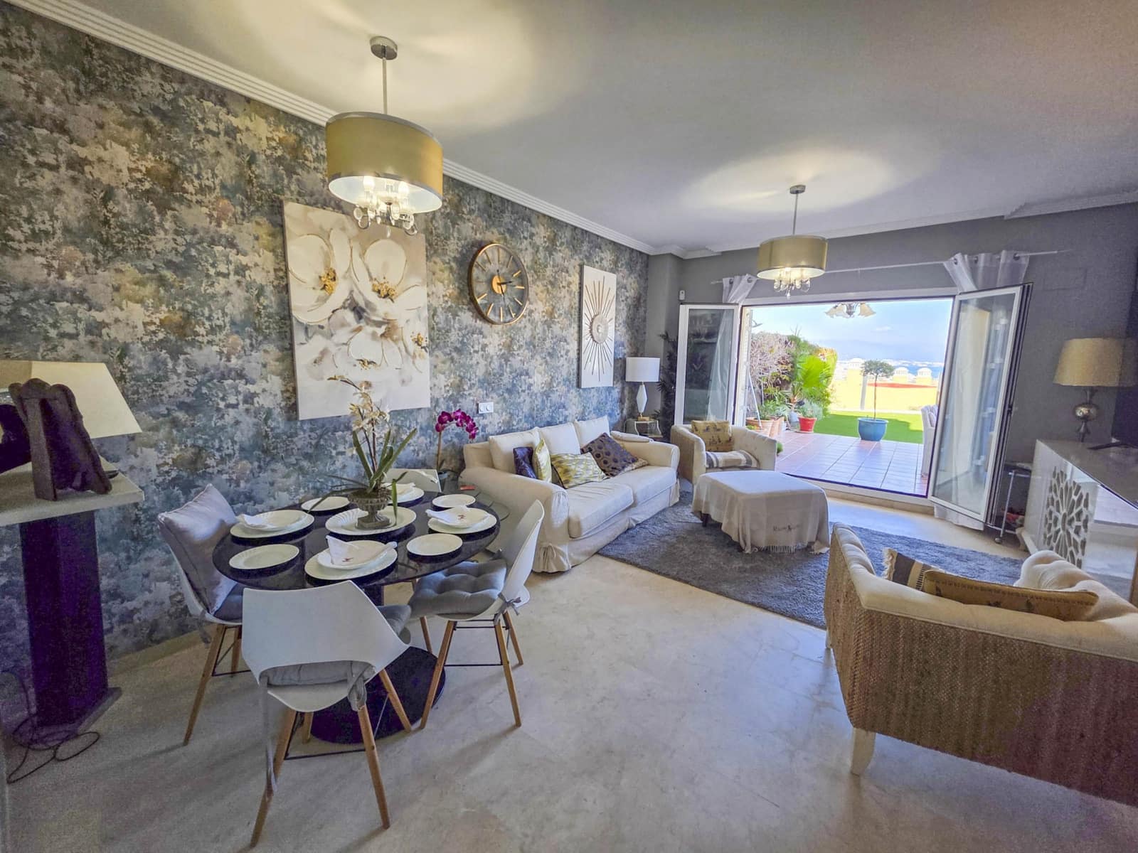 3 bedroom Apartment for sale in La Duquesa / Puerto de la Duquesa with pool garage - € 375,000 (Ref: 9726436)