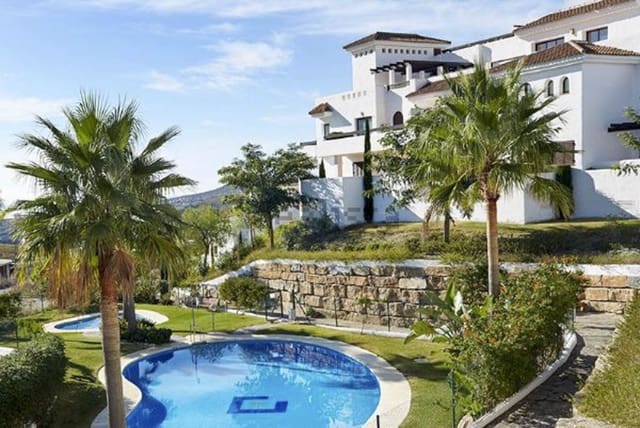Apartamento de 2 habitaciones en Doña Julia Golf, Casares en venta con piscina garaje - 295.000 € (Ref: 9747743)