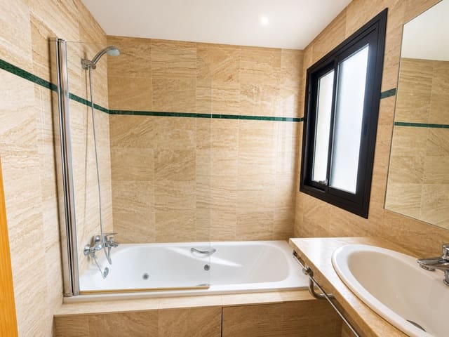 2 sypialnia Apartament na sprzedaż w Doña Julia Golf, Casares z basenem garażem - 295 000 € (Ref: 9747743)