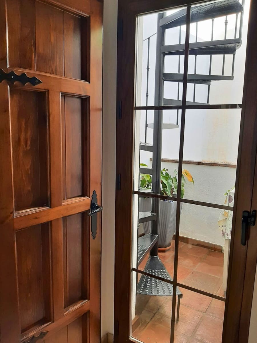 Casa de 2 habitaciones en Estepona en venta con garaje - 570.000 € (Ref: 9758724)