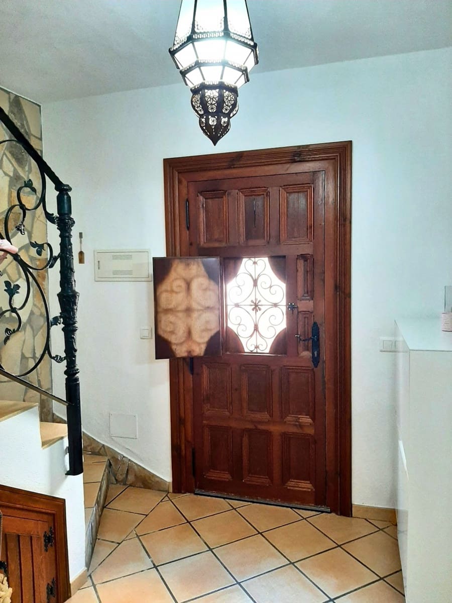 Casa de 2 habitaciones en Estepona en venta con garaje - 570.000 € (Ref: 9758724)