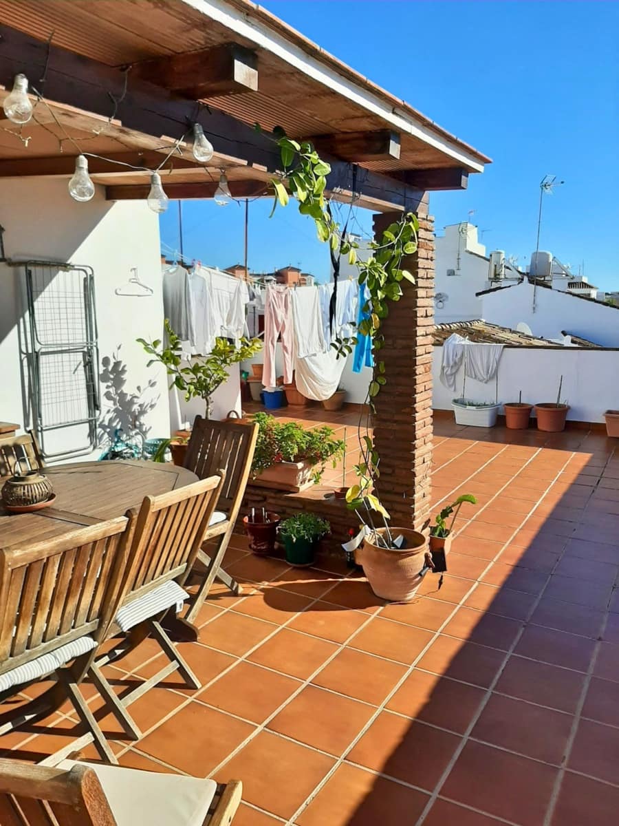 Casa de 2 habitaciones en Estepona en venta con garaje - 570.000 € (Ref: 9758724)