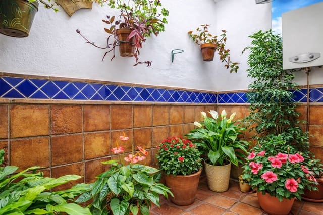 2 quarto Casa em Banda para venda em Estepona com garagem - 570 000 € (Ref: 9758724)