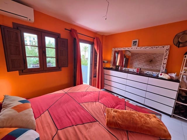 3 soverom Leilighet til salgs i La Duquesa / Puerto de la Duquesa, Manilva - € 370 000 (Ref: 9758725)