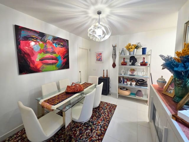 3 bedroom Apartment for sale in La Duquesa / Puerto de la Duquesa, Manilva - € 350,000 (Ref: 9758725)
