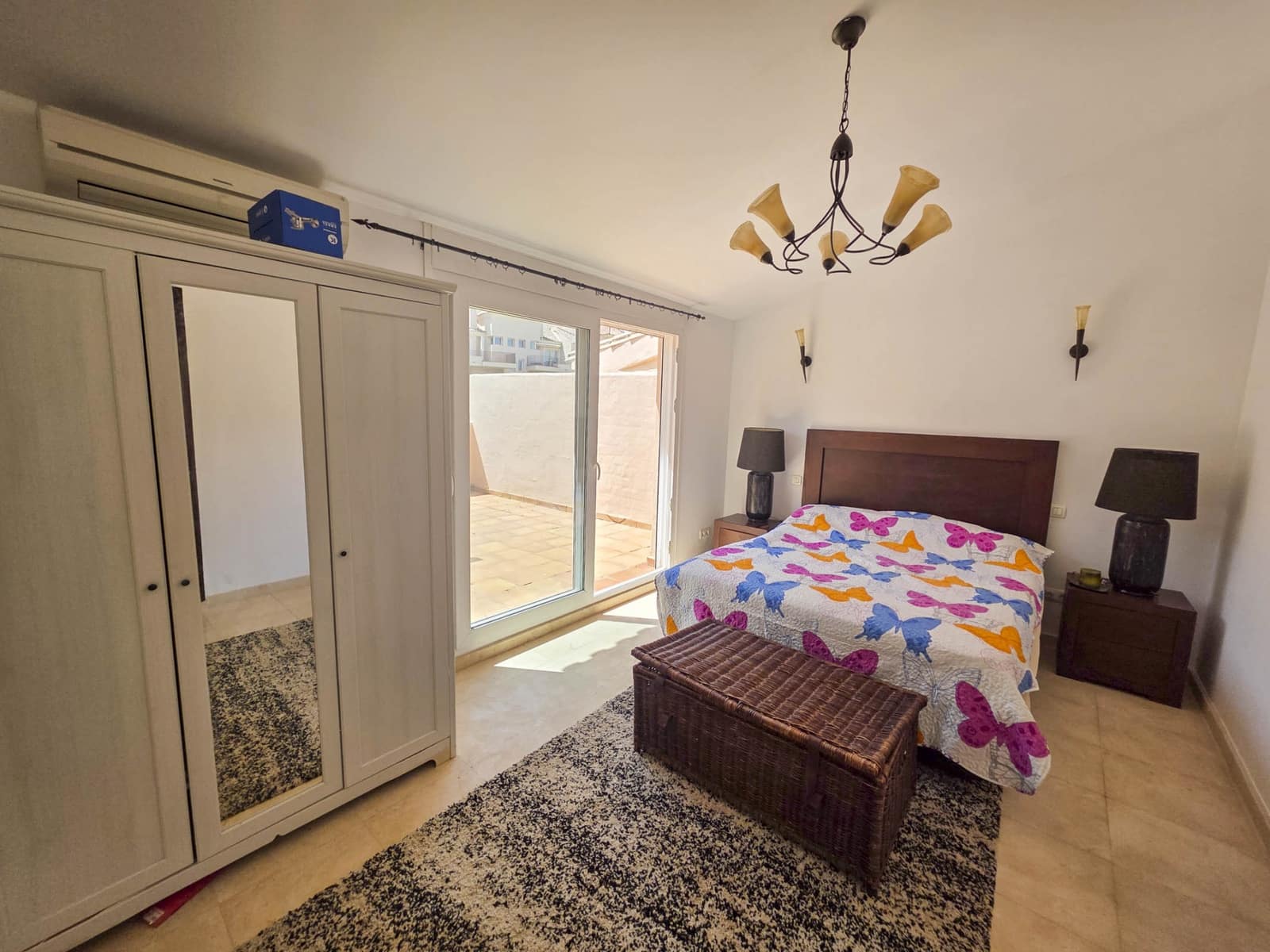 3 slaapkamer Penthouse te koop in La Duquesa / Puerto de la Duquesa met zwembad garage - € 325.000 (Ref: 9772839)