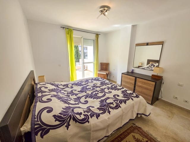 3 slaapkamer Penthouse te koop in La Duquesa / Puerto de la Duquesa, Manilva met zwembad garage - € 325.000 (Ref: 9772839)