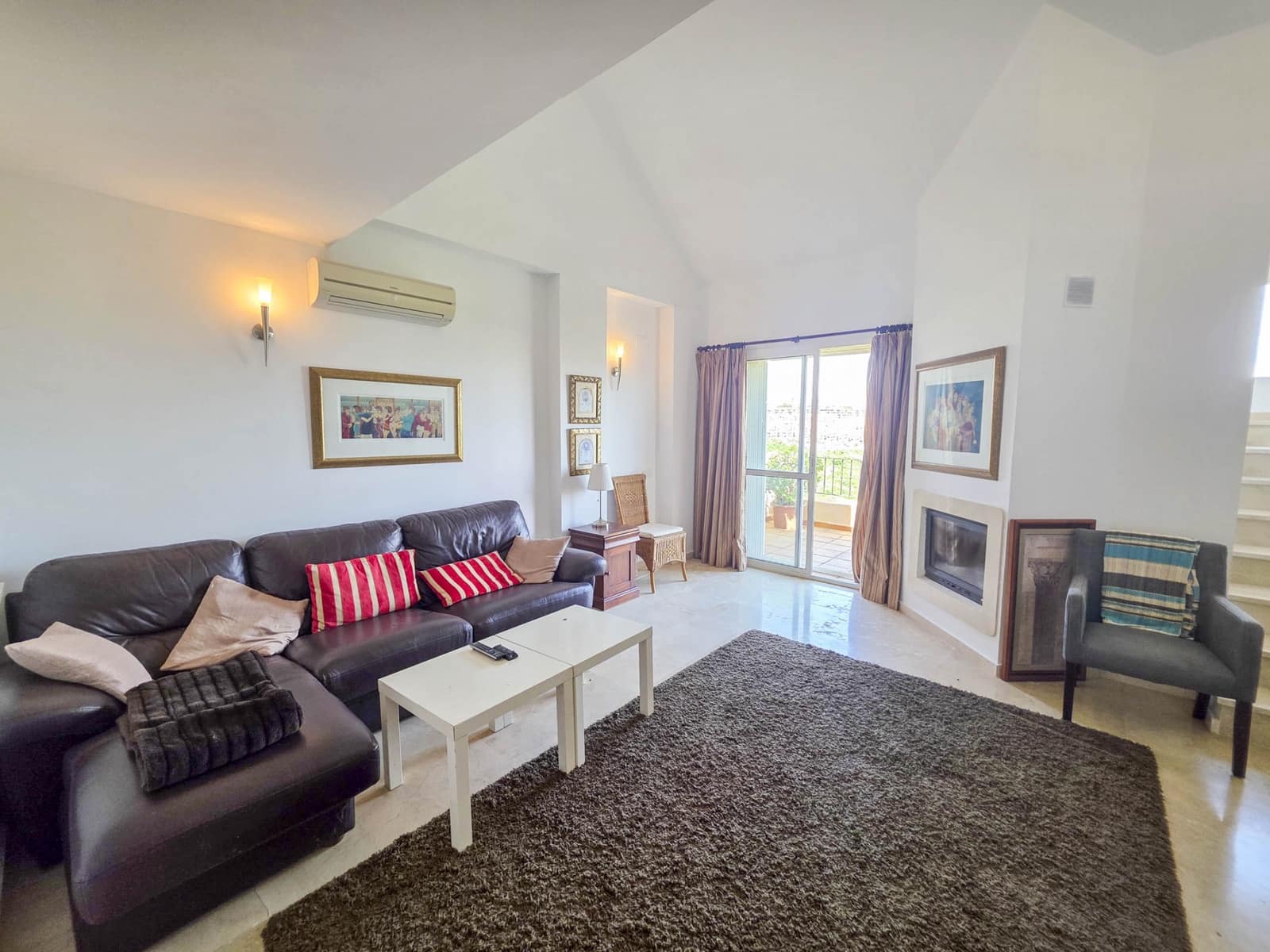 3 slaapkamer Penthouse te koop in La Duquesa / Puerto de la Duquesa met zwembad garage - € 325.000 (Ref: 9772839)