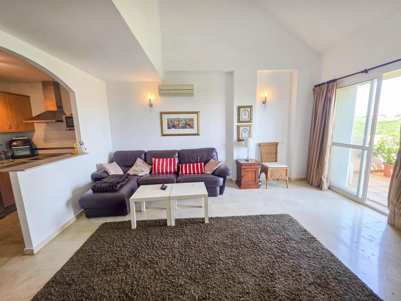 3 slaapkamer Penthouse te koop in La Duquesa / Puerto de la Duquesa met zwembad garage - € 325.000 (Ref: 9772839)