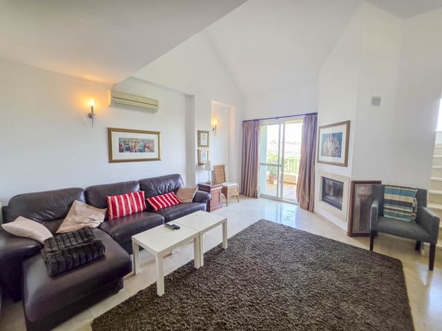 3 slaapkamer Penthouse te koop in La Duquesa / Puerto de la Duquesa, Manilva met zwembad garage - € 325.000 (Ref: 9772839)