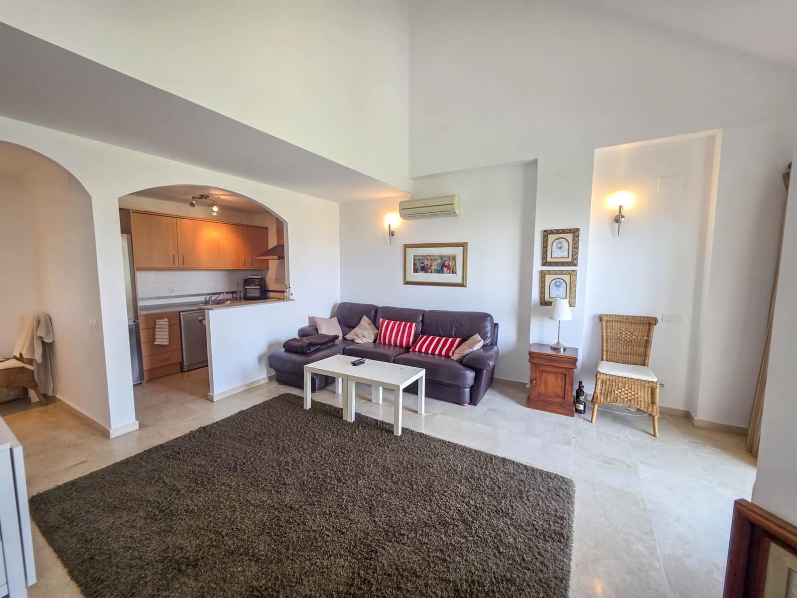 3 slaapkamer Penthouse te koop in La Duquesa / Puerto de la Duquesa met zwembad garage - € 325.000 (Ref: 9772839)