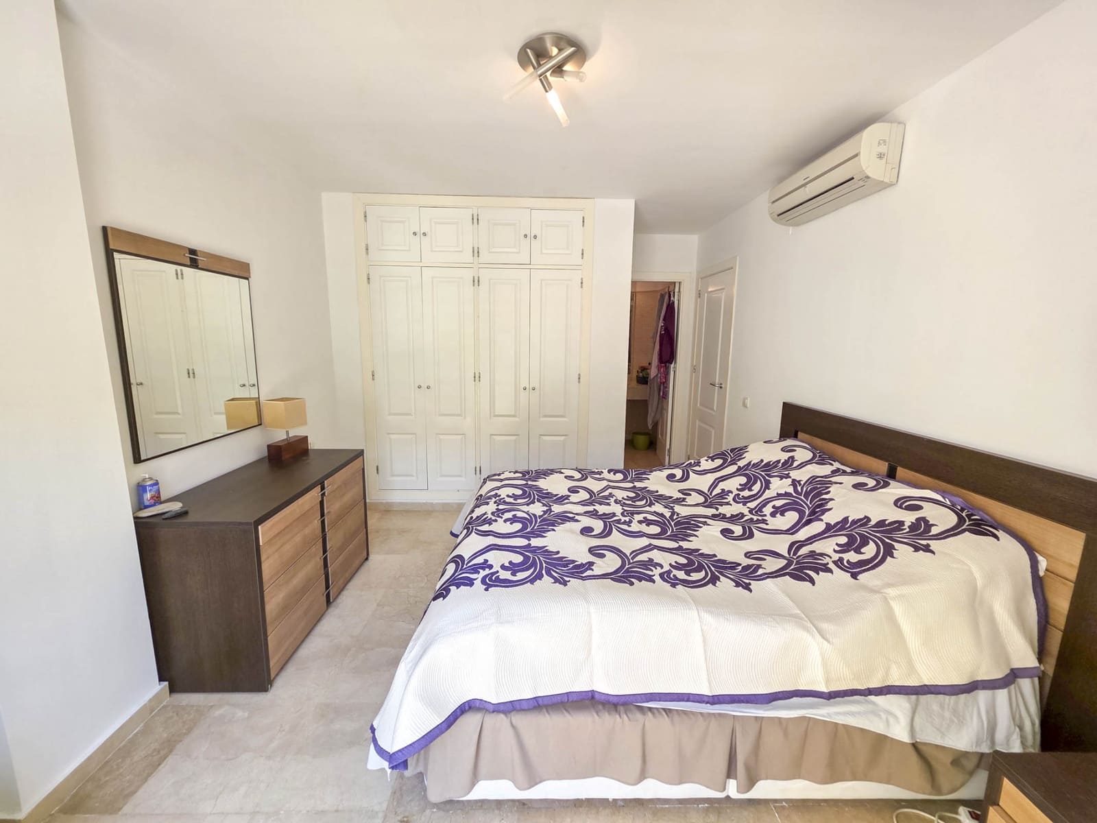 3 slaapkamer Penthouse te koop in La Duquesa / Puerto de la Duquesa met zwembad garage - € 325.000 (Ref: 9772839)