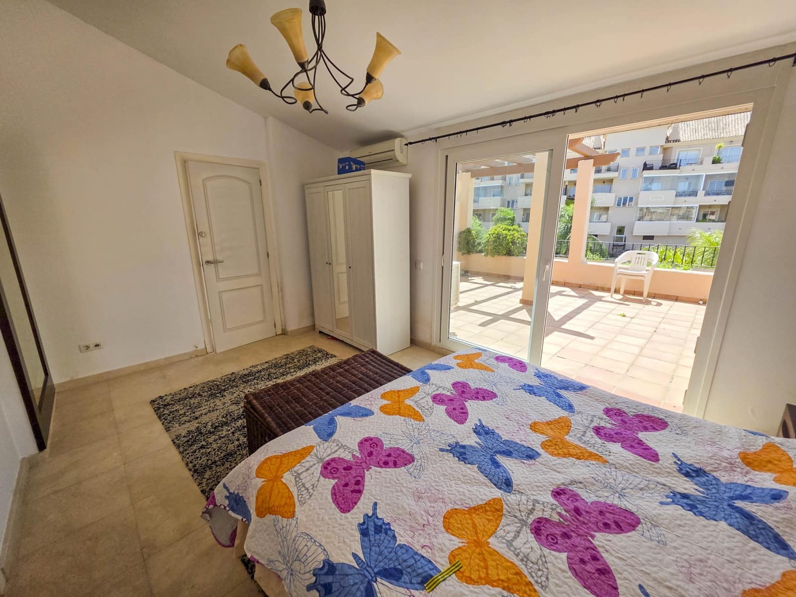 3 slaapkamer Penthouse te koop in La Duquesa / Puerto de la Duquesa met zwembad garage - € 325.000 (Ref: 9772839)