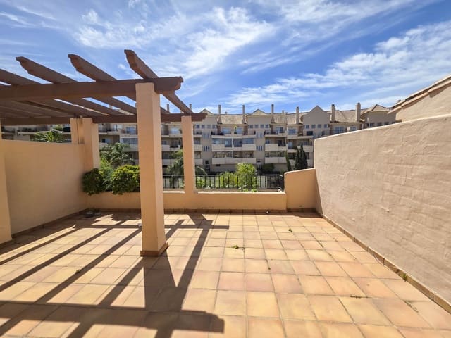 3 sypialnia Penthouse na sprzedaż w La Duquesa / Puerto de la Duquesa, Manilva z basenem garażem - 325 000 € (Ref: 9772839)