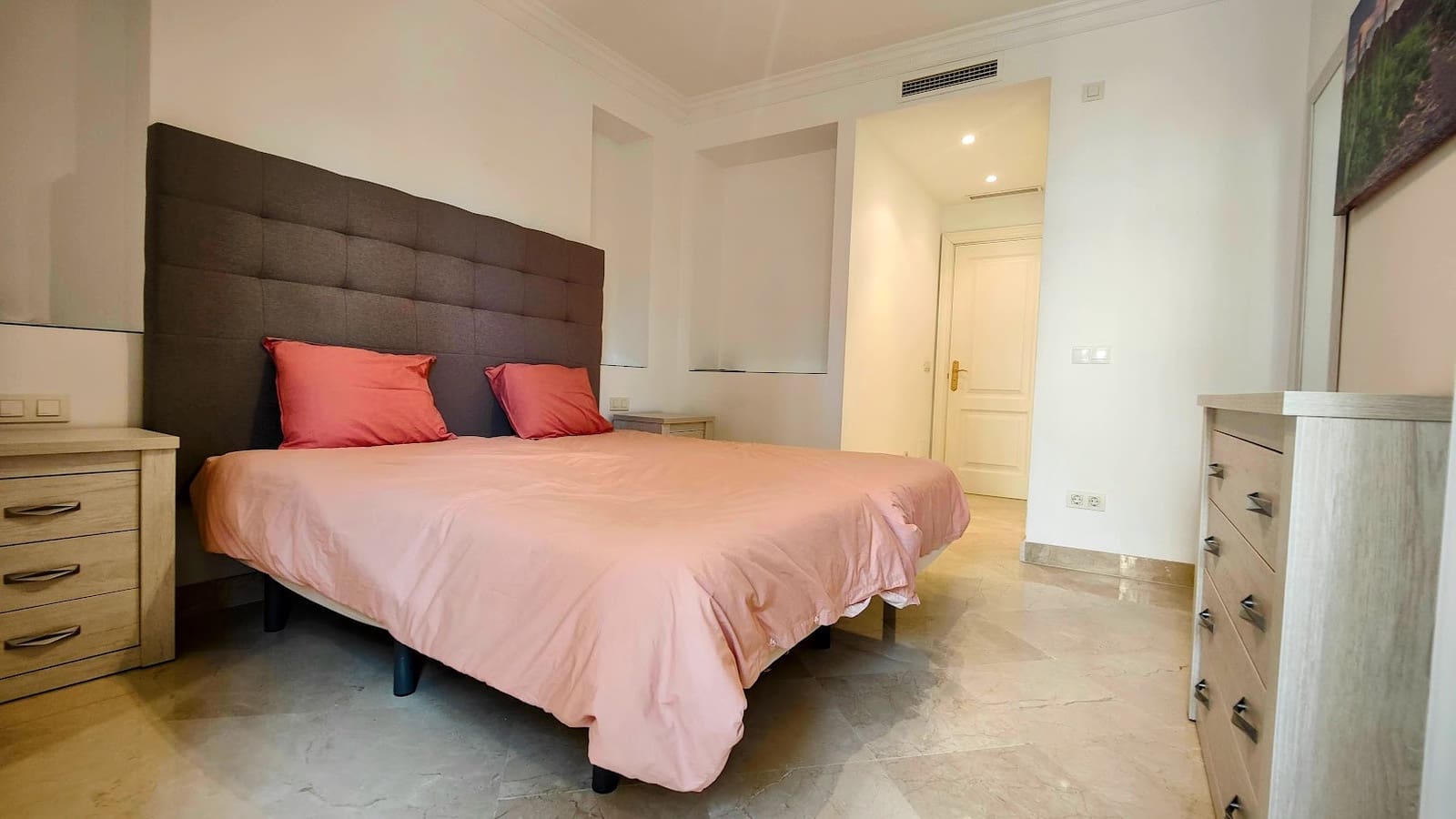 3 sypialnia Apartament na sprzedaż w Casares z basenem garażem - 450 000 € (Ref: 9777849)