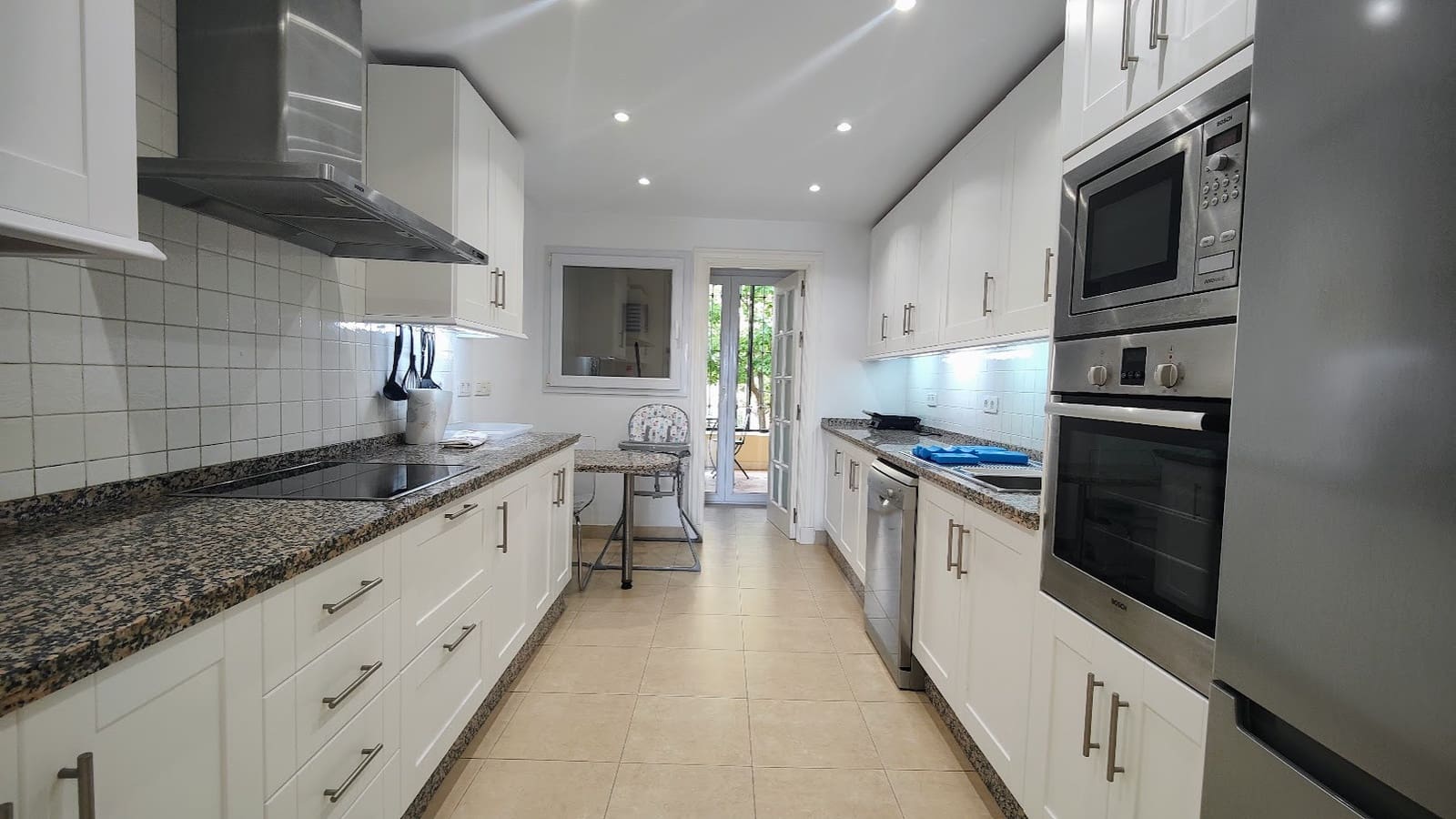 3 sypialnia Apartament na sprzedaż w Casares z basenem garażem - 450 000 € (Ref: 9777849)