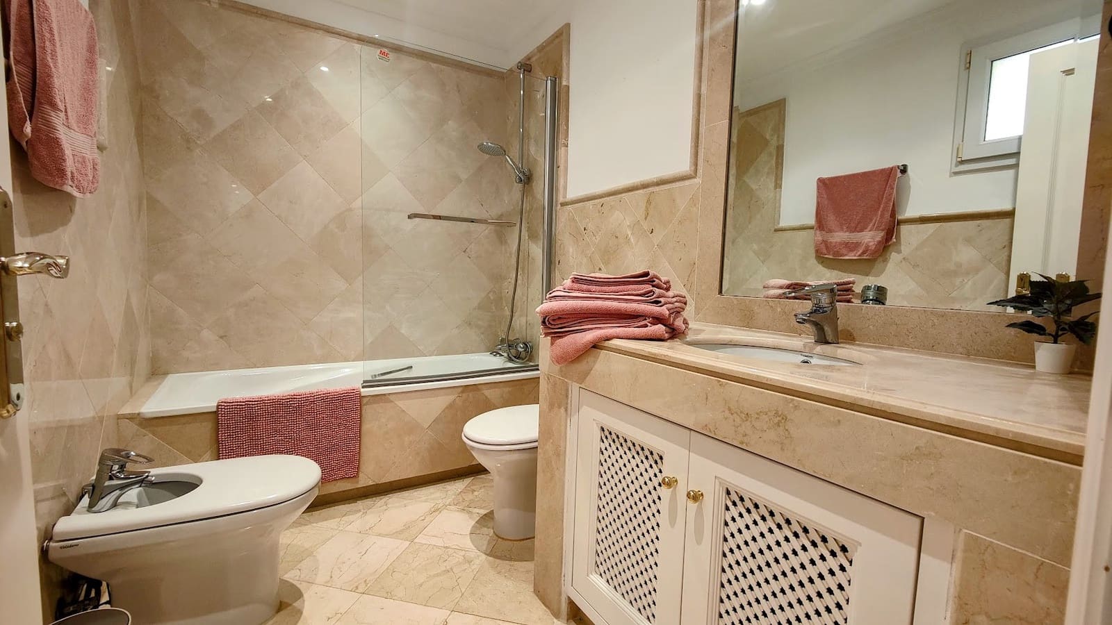 3 sypialnia Apartament na sprzedaż w Casares z basenem garażem - 450 000 € (Ref: 9777849)