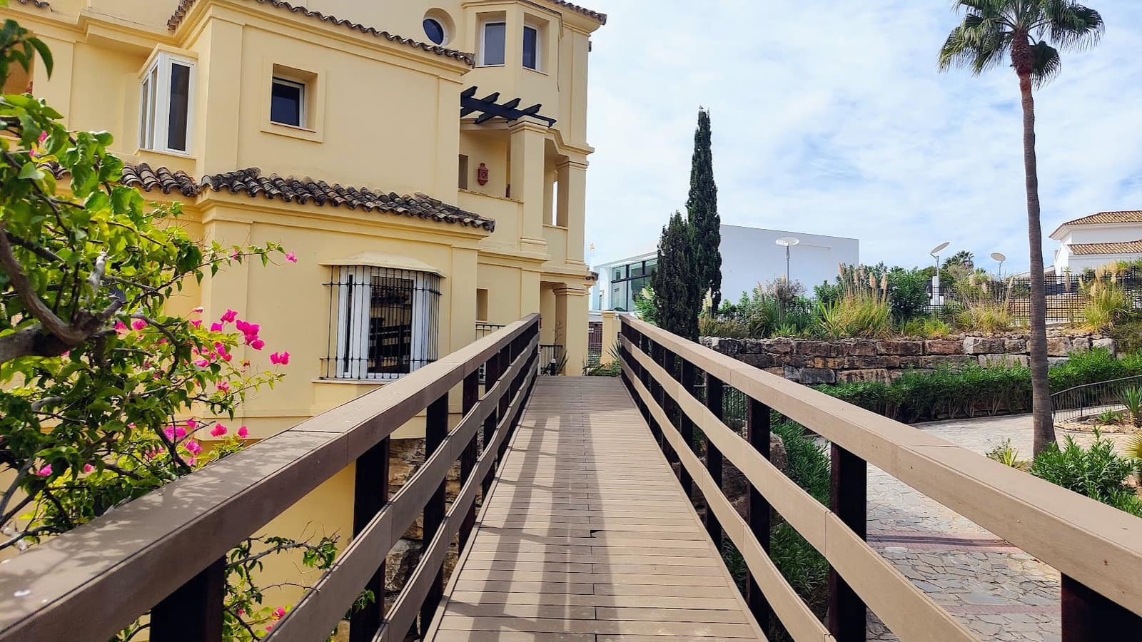 3 sypialnia Apartament na sprzedaż w Casares z basenem garażem - 450 000 € (Ref: 9777849)