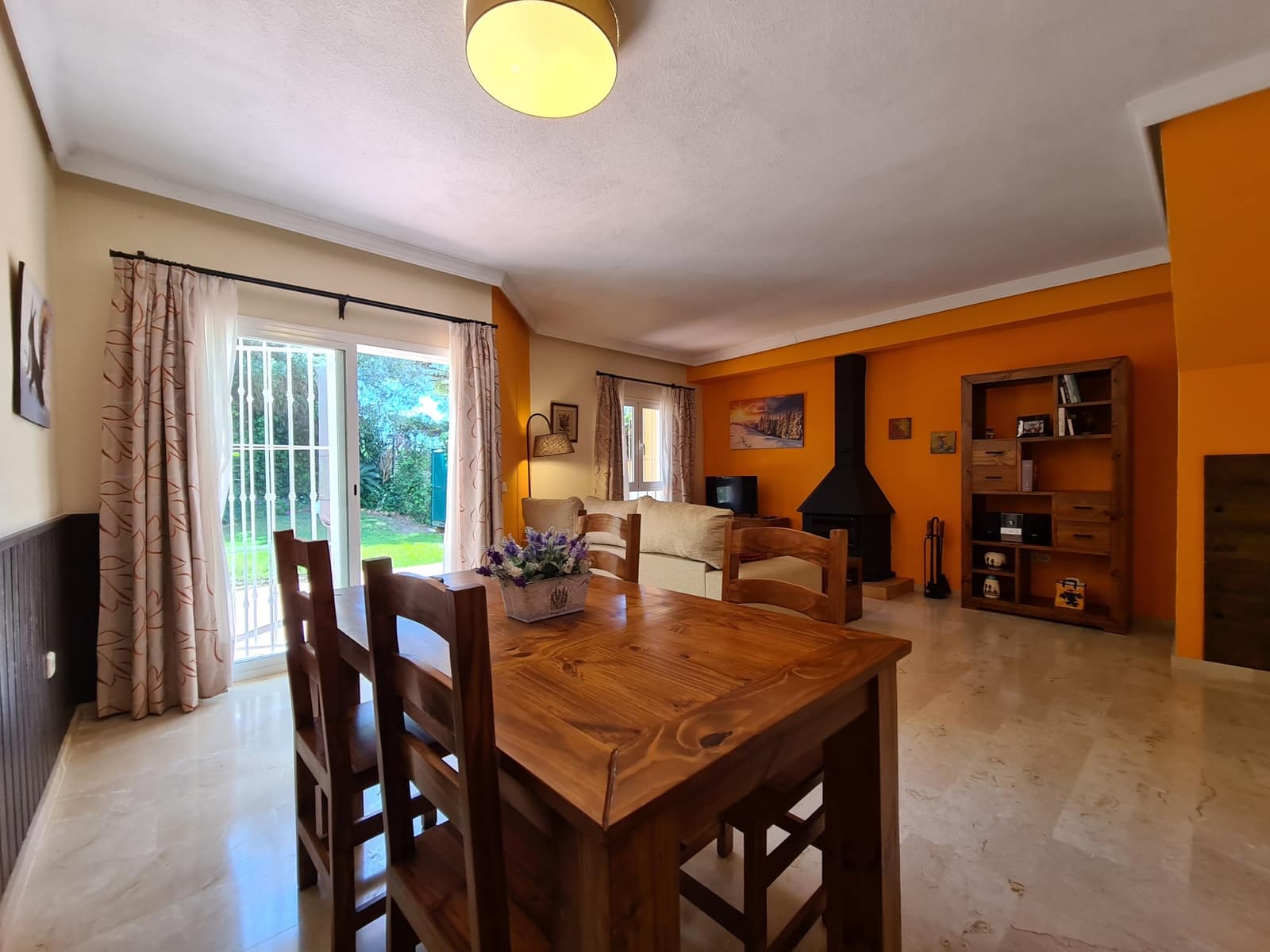 3 bedroom Semi-detached Villa for sale in La Duquesa / Puerto de la Duquesa with pool garage - € 369,000 (Ref: 9790848)