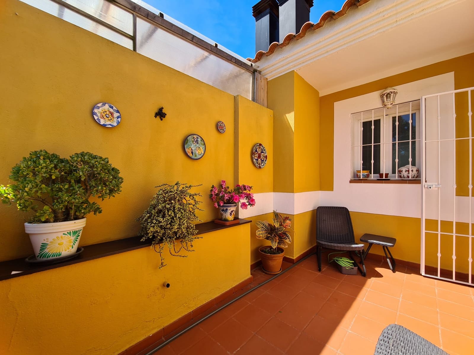 3 bedroom Semi-detached Villa for sale in La Duquesa / Puerto de la Duquesa with pool garage - € 369,000 (Ref: 9790848)