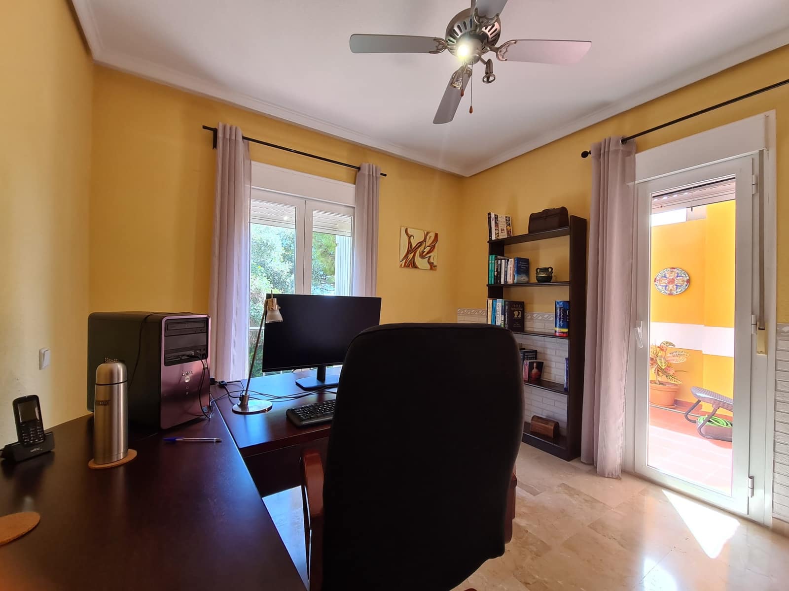 3 bedroom Semi-detached Villa for sale in La Duquesa / Puerto de la Duquesa with pool garage - € 369,000 (Ref: 9790848)