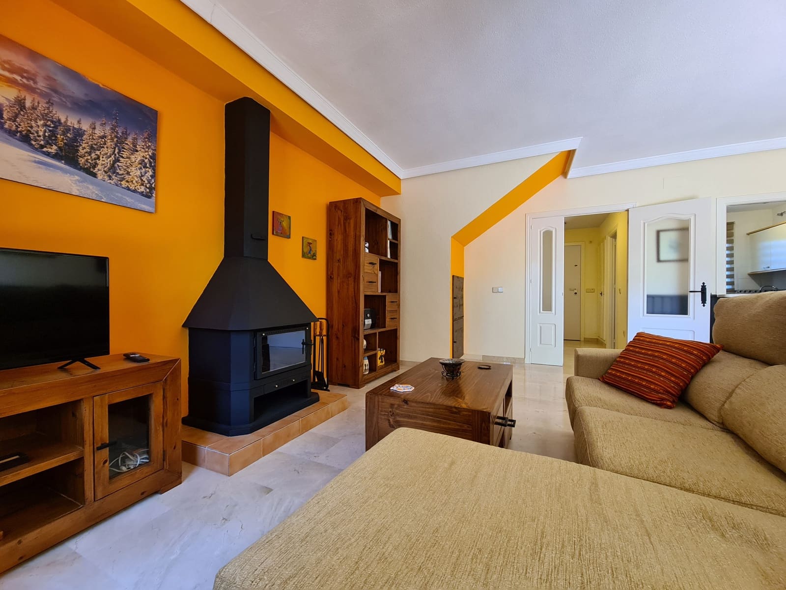 3 bedroom Semi-detached Villa for sale in La Duquesa / Puerto de la Duquesa with pool garage - € 369,000 (Ref: 9790848)