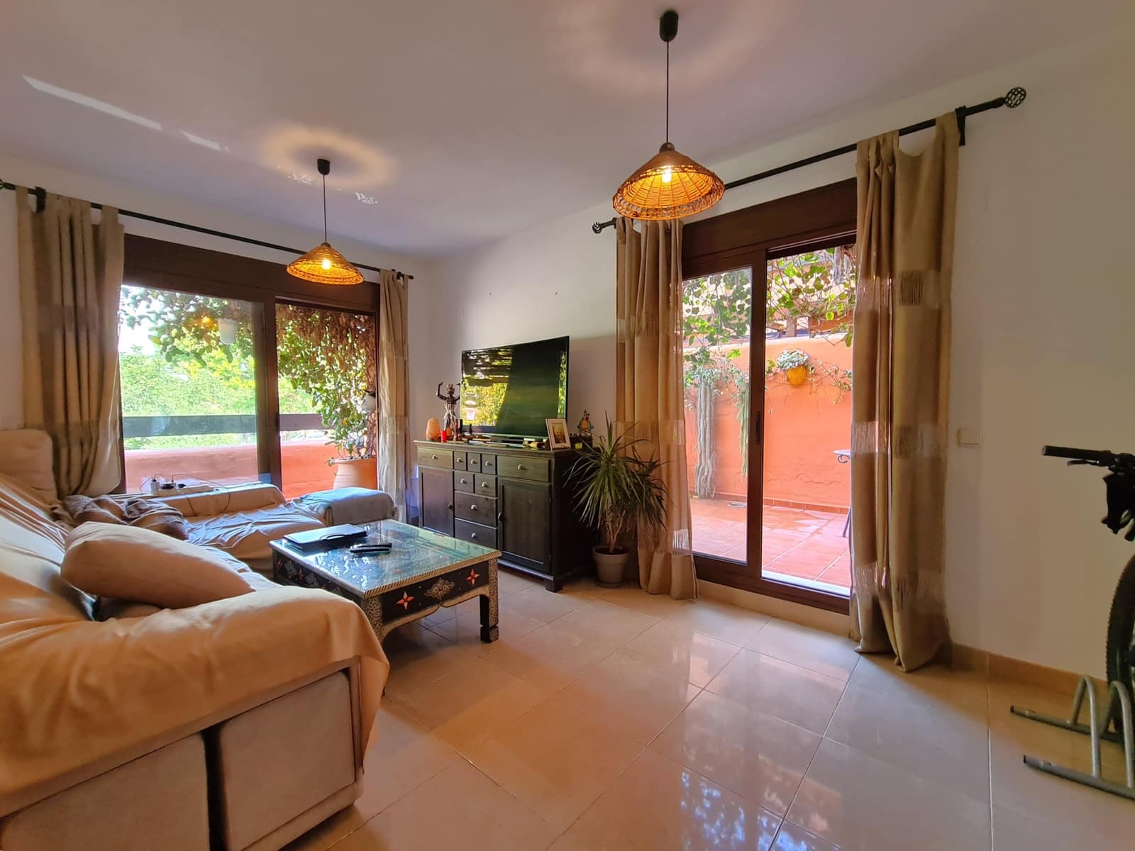 1 Zimmer Apartment zu verkaufen in Estepona mit Pool Garage - 363.500 € (Ref: 9794375)
