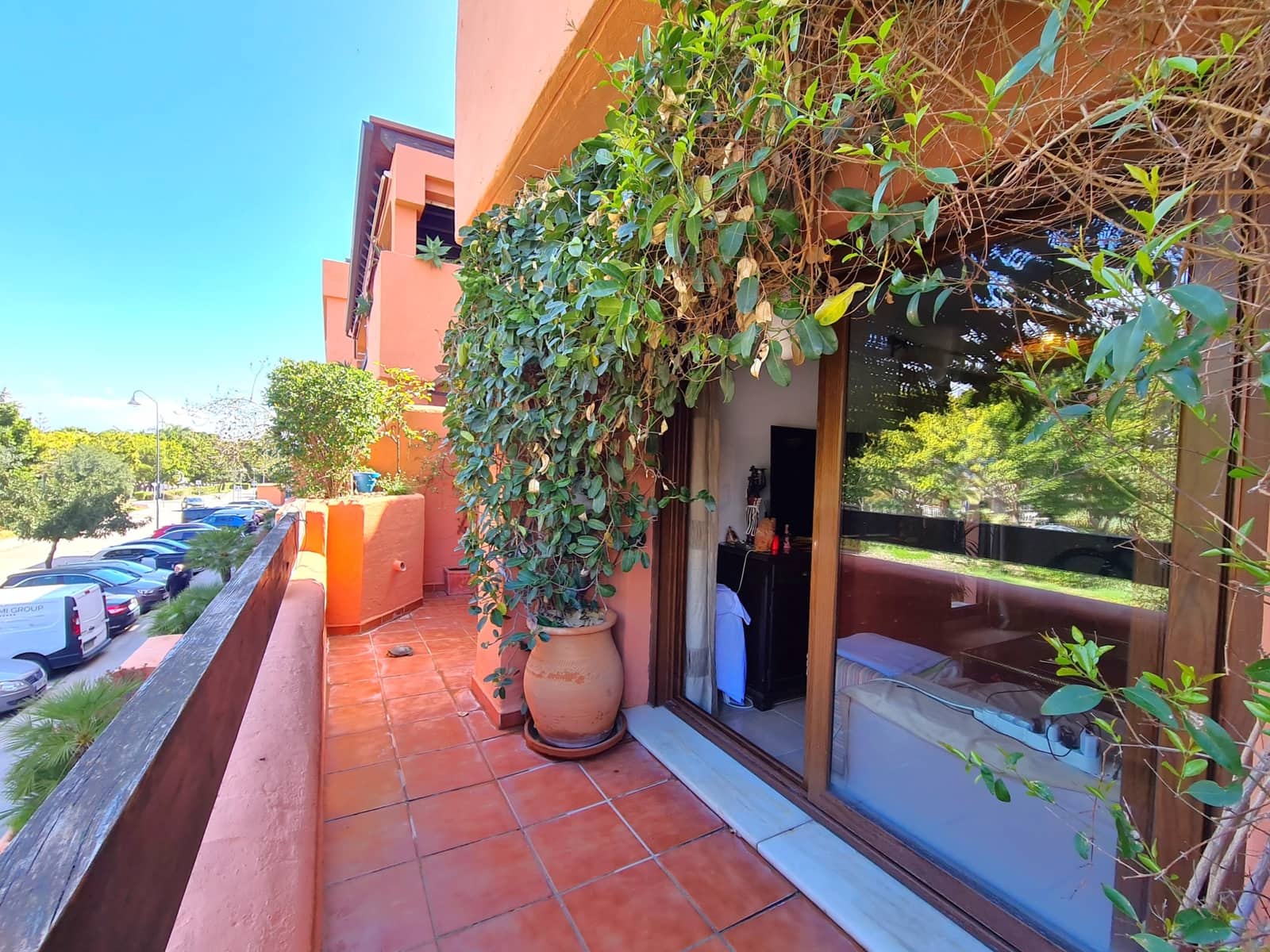 1 Zimmer Apartment zu verkaufen in Estepona mit Pool Garage - 363.500 € (Ref: 9794375)