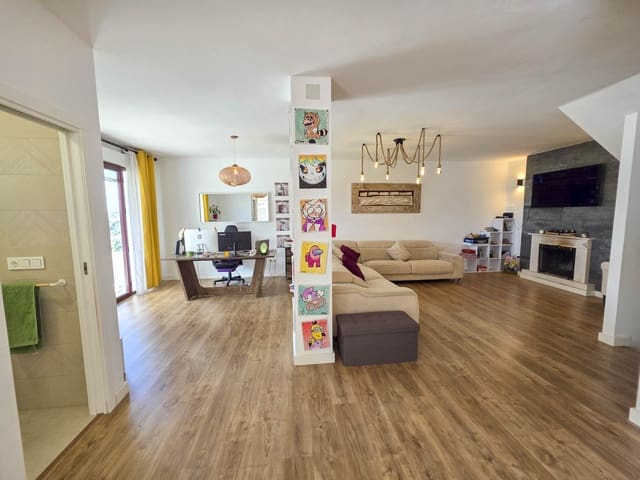 2 sovrum Semi-fristående Villa till salu i Casares med pool garage - 479 000 € (Ref: 9799050)