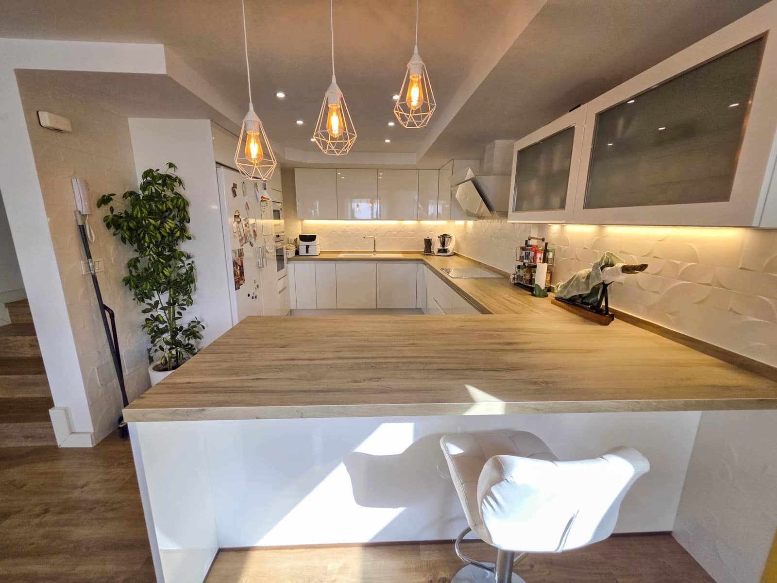2 bedroom Semi-detached Villa for sale in Casares with pool garage - € 479,000 (Ref: 9799050)