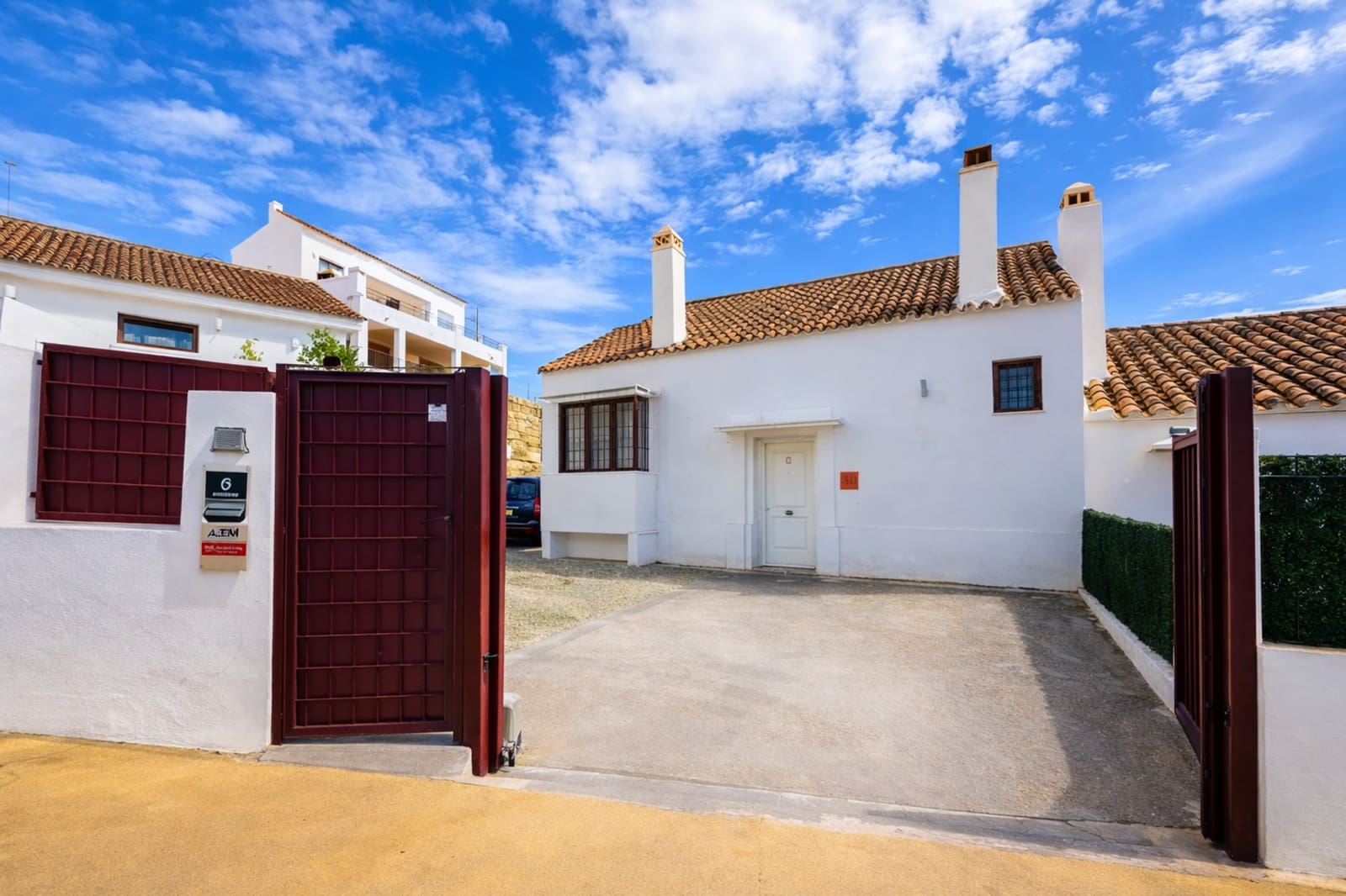2 bedroom Semi-detached Villa for sale in Casares with pool garage - € 479,000 (Ref: 9799050)