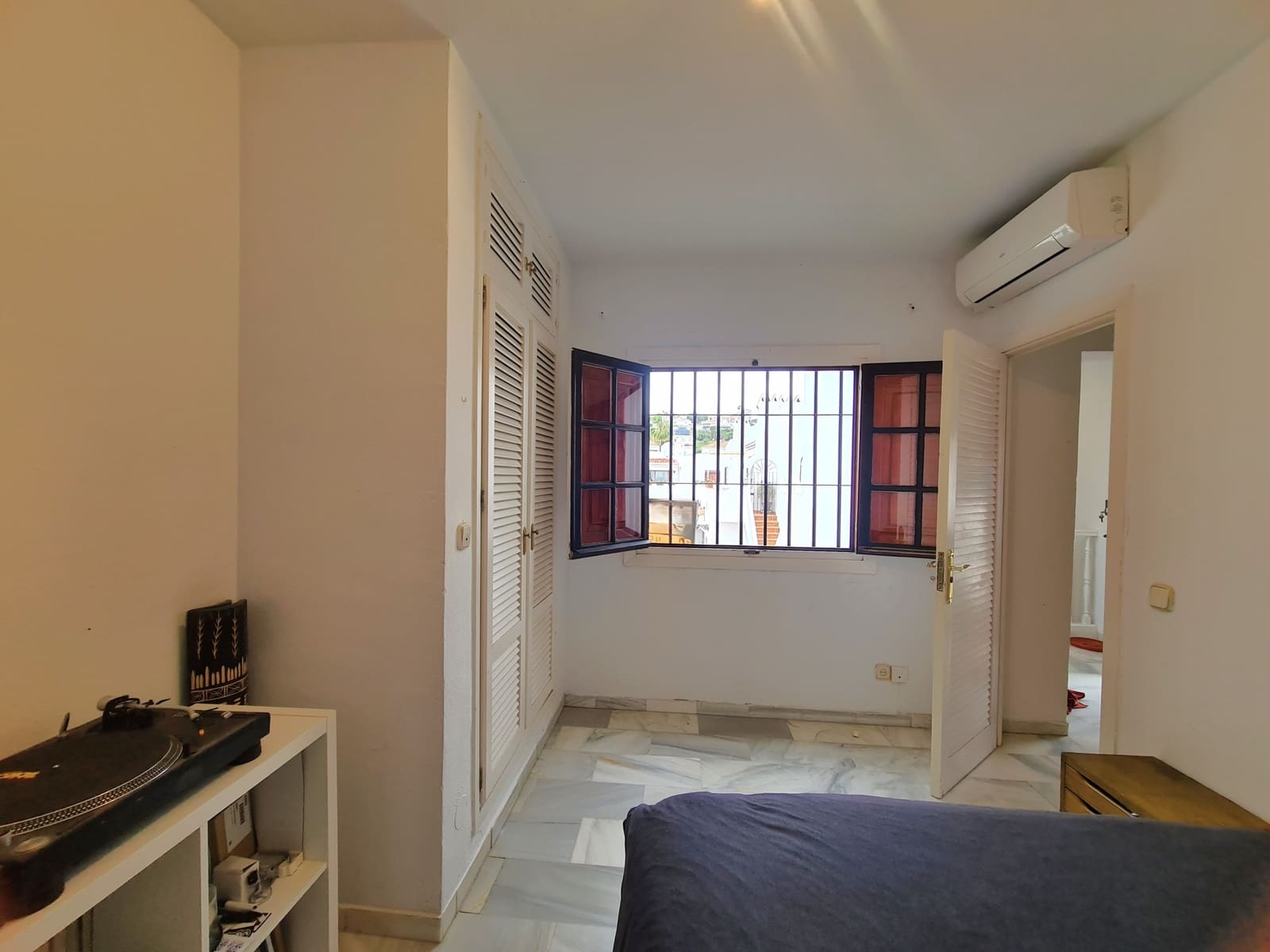 3 soveværelse Semi-Rækkehus til salg i La Duquesa / Puerto de la Duquesa - € 399.000 (Ref: 9806299)