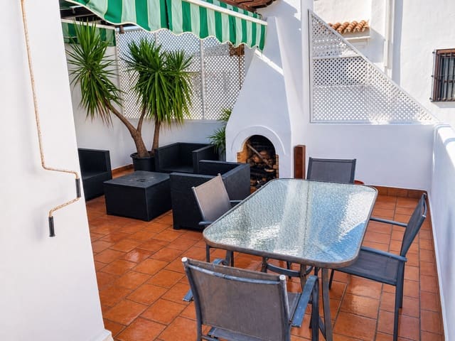 3 makuuhuone Paritalo myytävänä paikassa La Duquesa / Puerto de la Duquesa, Manilva - 399 000 € (Ref: 9806299)