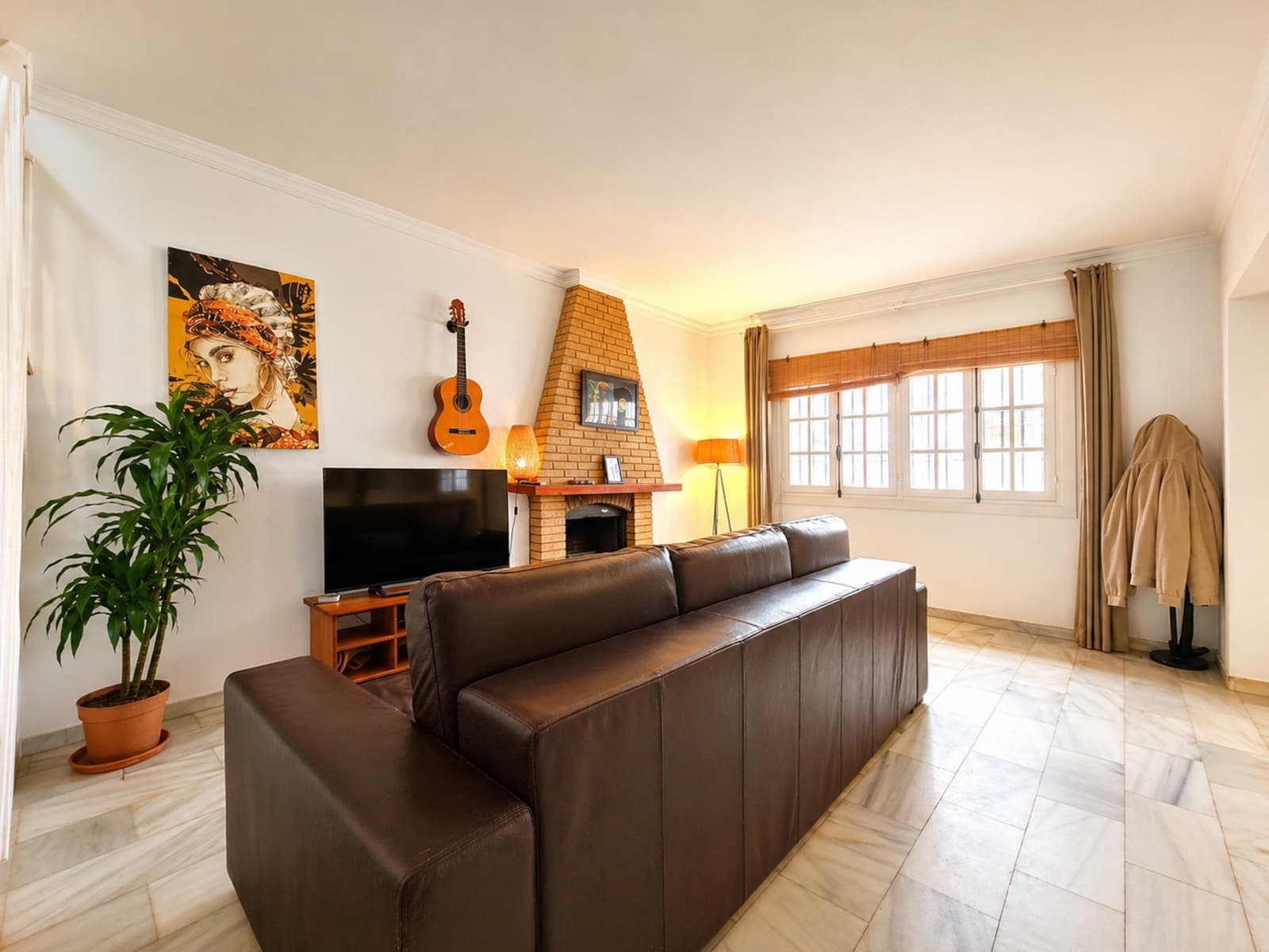 3 bedroom Semi-detached Villa for sale in La Duquesa / Puerto de la Duquesa - € 399,000 (Ref: 9806299)