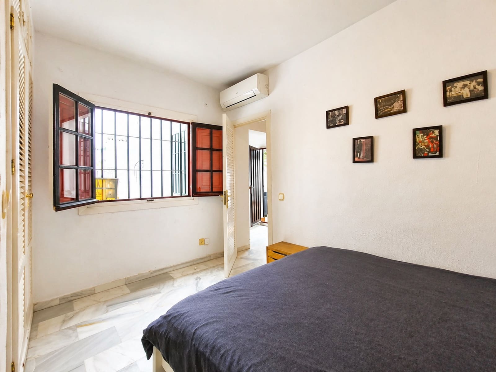 3 bedroom Semi-detached Villa for sale in La Duquesa / Puerto de la Duquesa - € 399,000 (Ref: 9806299)