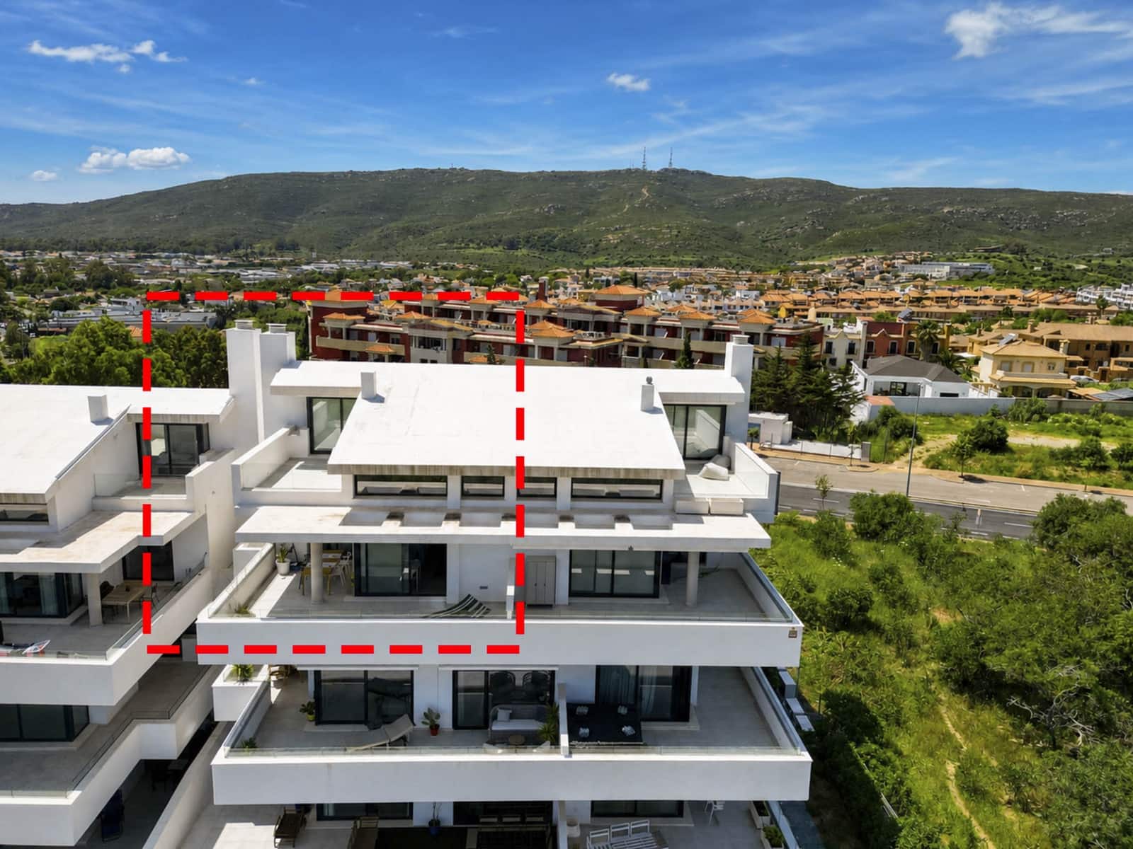 3 soveværelse Penthouse til salg i La Alcaidesa med swimmingpool garage - € 499.000 (Ref: 9820260)