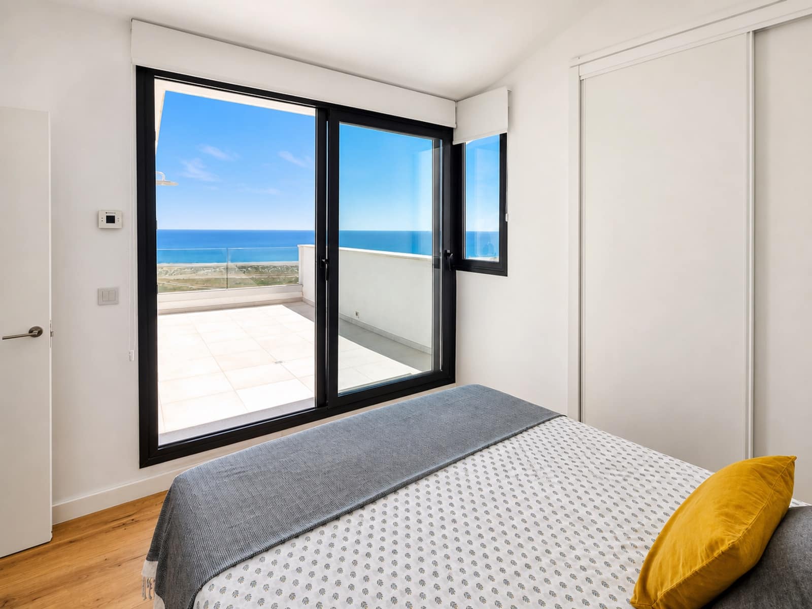 3 soveværelse Penthouse til salg i La Alcaidesa med swimmingpool garage - € 499.000 (Ref: 9820260)