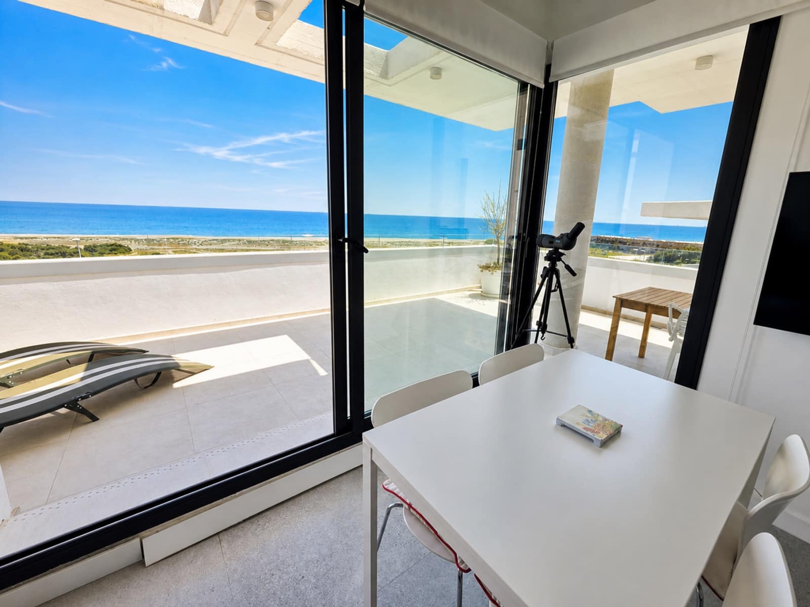 3 soveværelse Penthouse til salg i La Alcaidesa med swimmingpool garage - € 499.000 (Ref: 9820260)