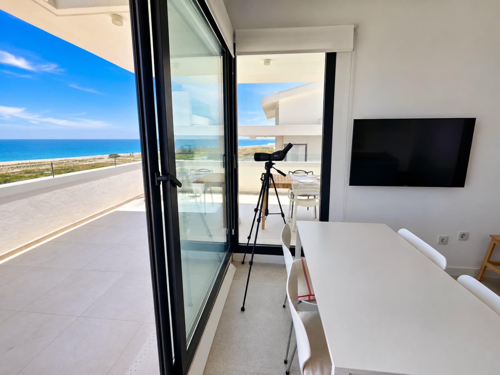 3 bedroom Penthouse for sale in La Alcaidesa with pool garage - € 499,000 (Ref: 9820260)