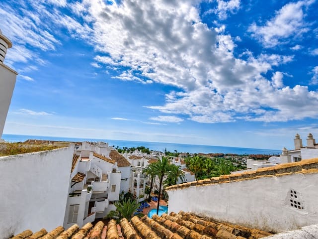 2 soveværelse Penthouse til salg i La Duquesa / Puerto de la Duquesa, Manilva med swimmingpool - € 280.000 (Ref: 9824802)