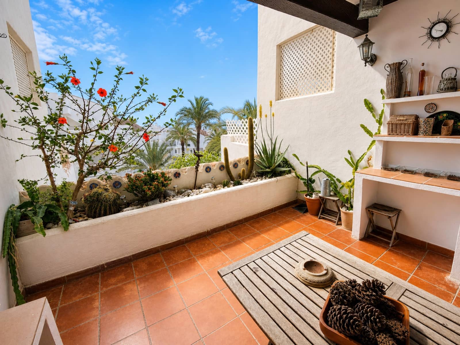 Ático de 2 habitaciones en La Duquesa / Puerto de la Duquesa en venta con piscina - 280.000 € (Ref: 9824802)
