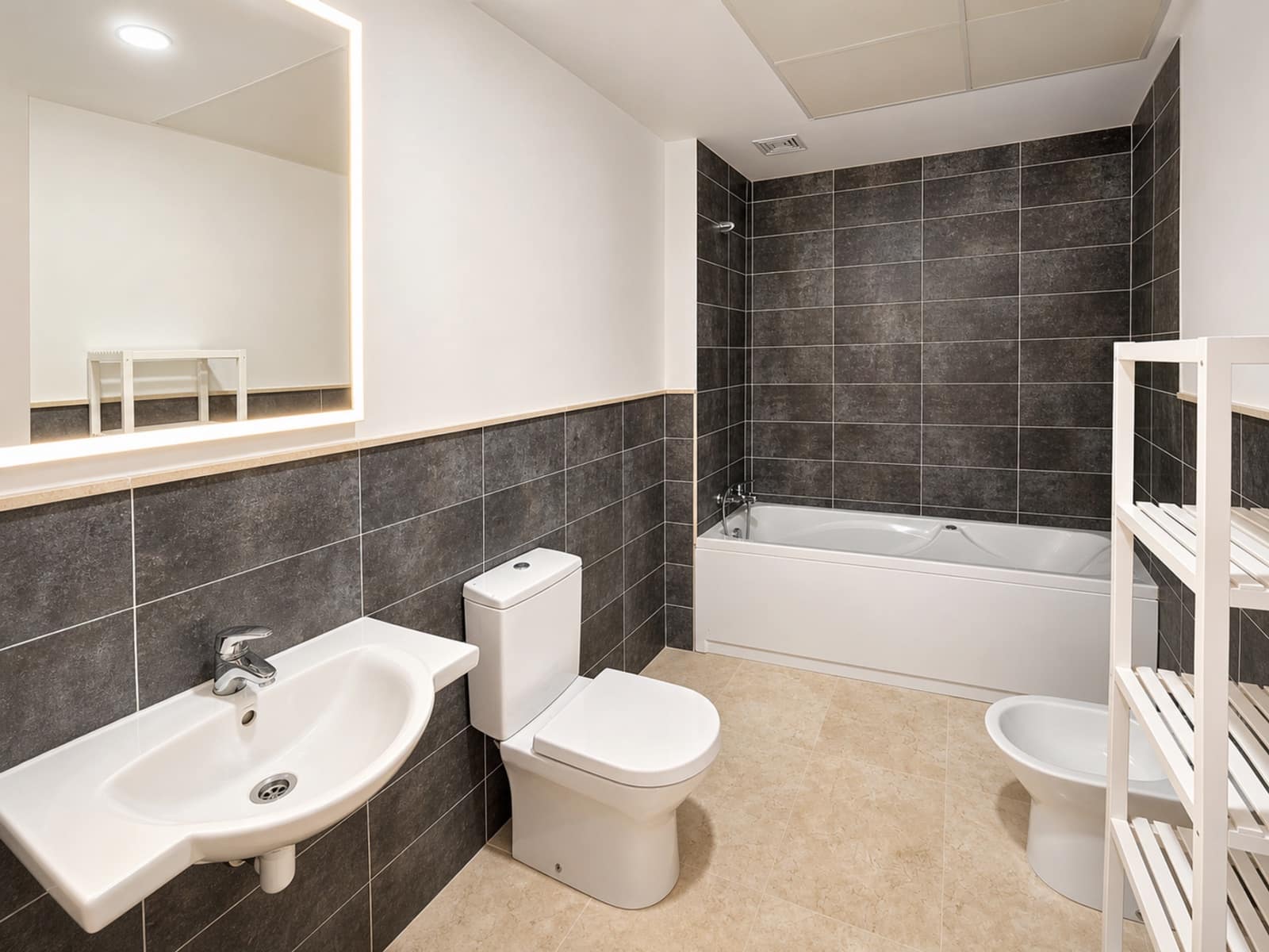 2 quarto Casa em Banda para venda em Casares com garagem - 470 000 € (Ref: 9824803)