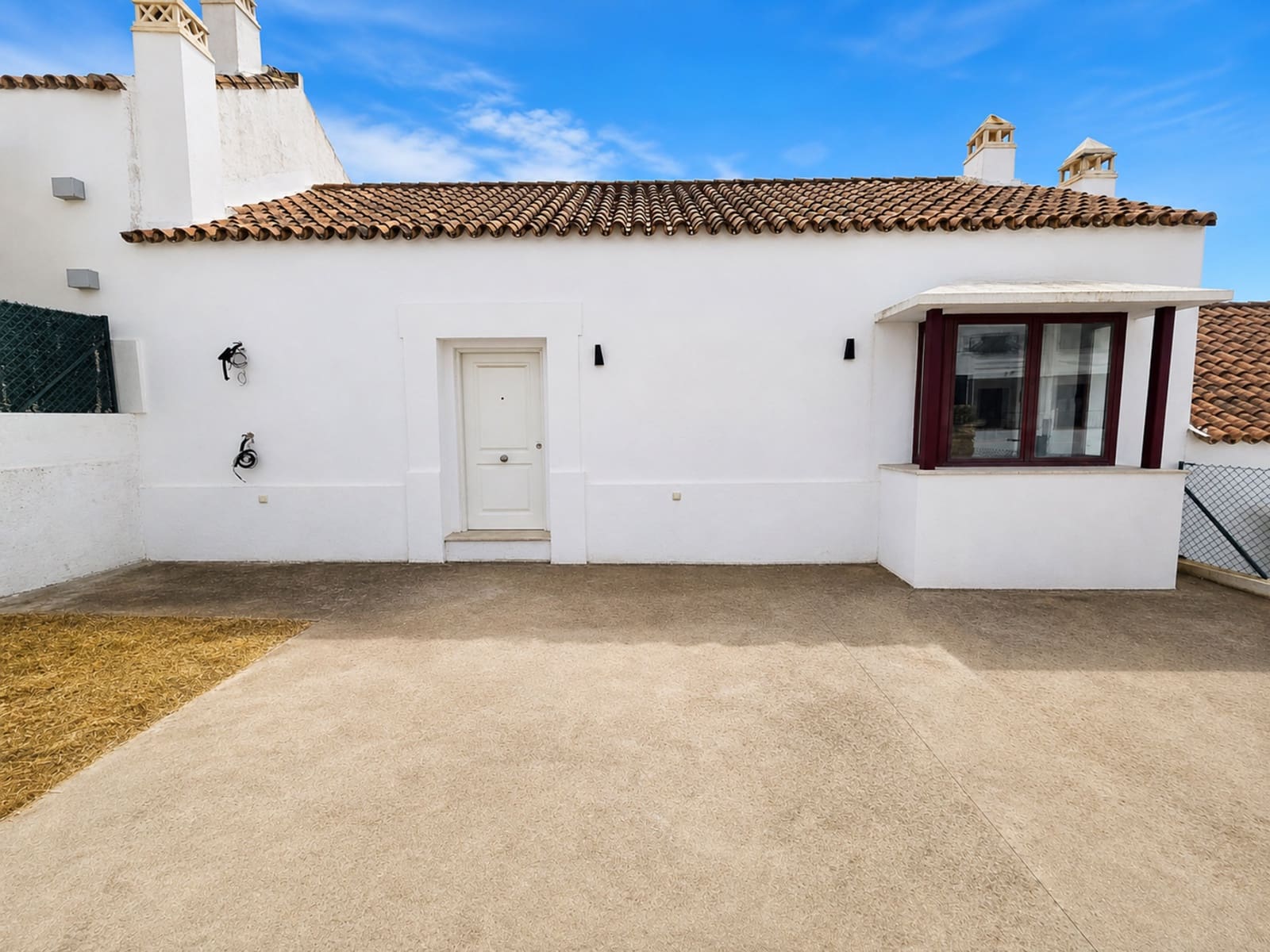 3 bedroom Townhouse for sale in Casares with garage - € 470,000 (Ref: 9824803)