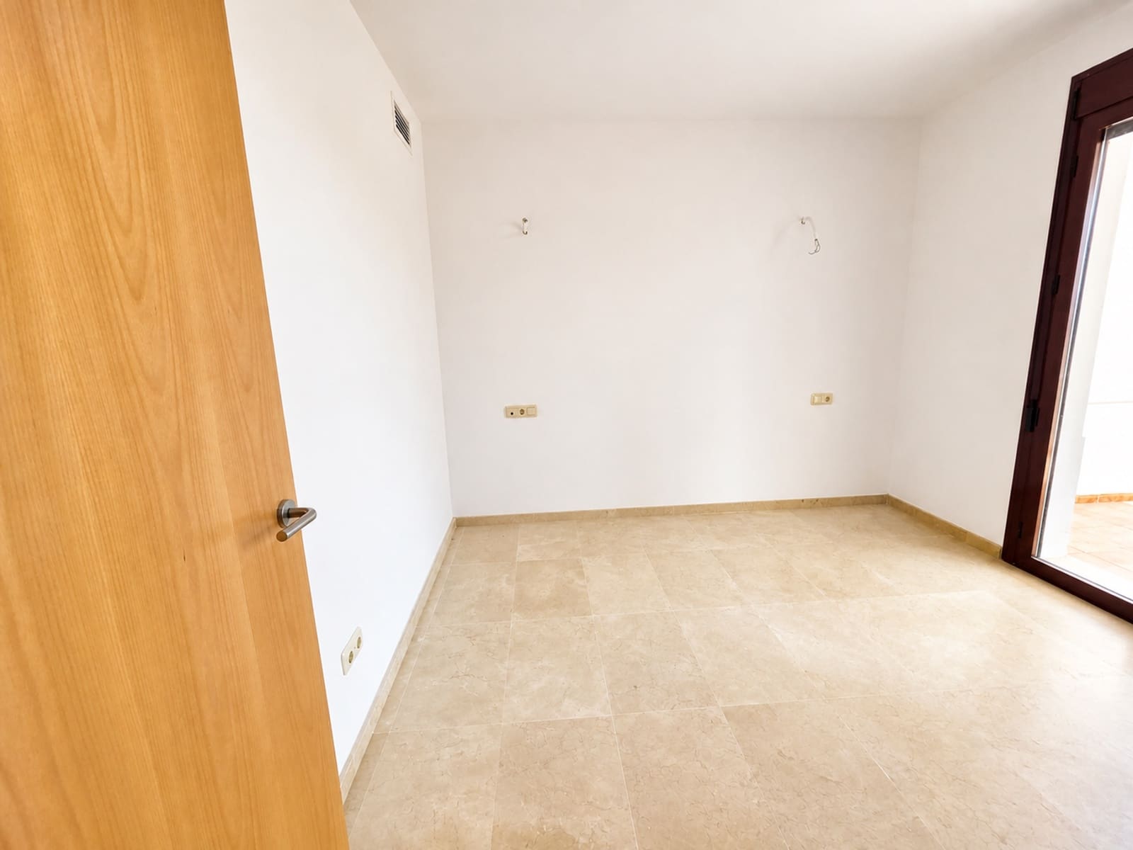 3 bedroom Townhouse for sale in Casares with garage - € 470,000 (Ref: 9824803)