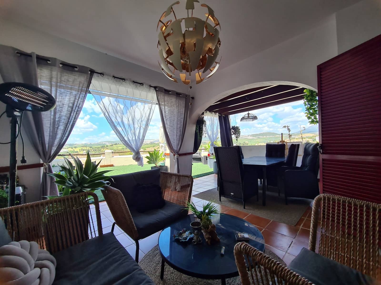 2 soverom Leilighet til salgs i Casares med svømmebasseng garasje - € 353 000 (Ref: 9824804)